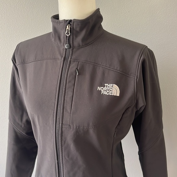 The North Face Women's Black Apex Bionic Softshell Jacket - Picture 2 of 12